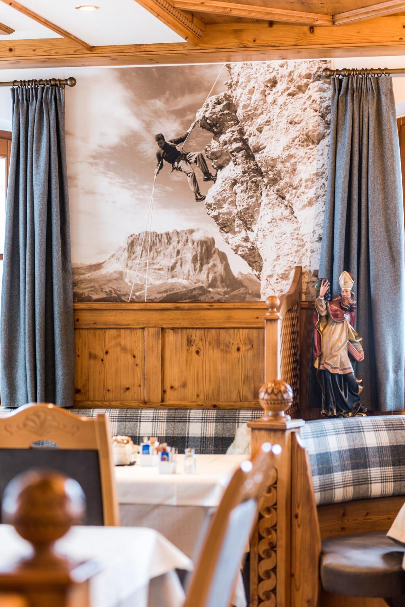 Garni Hotel Iris Selva di Val Gardena Kültér fotó